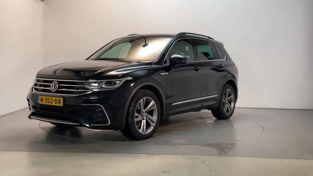 Volkswagen Tiguan 1.5 TSI 150pk DSG R-Line Business+ Camera uit 2020, foto 6