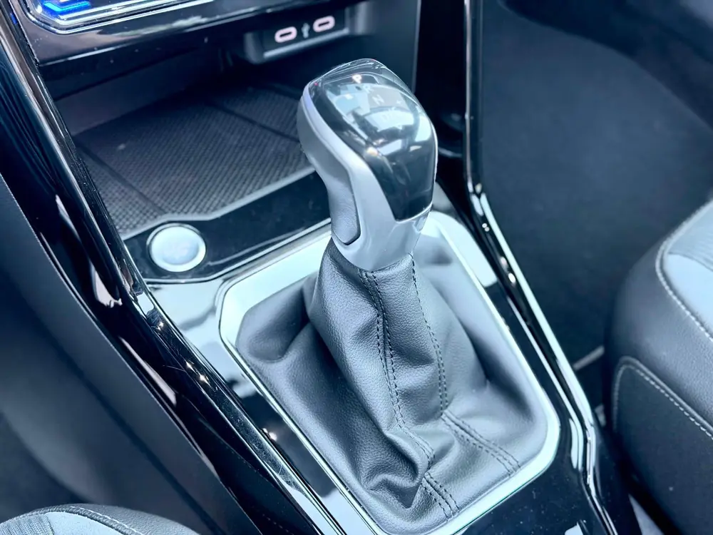 Volkswagen T-Roc 1.5 TSI 3x R-Line Pano/AppleCar/Keyless uit 2022, foto 18
