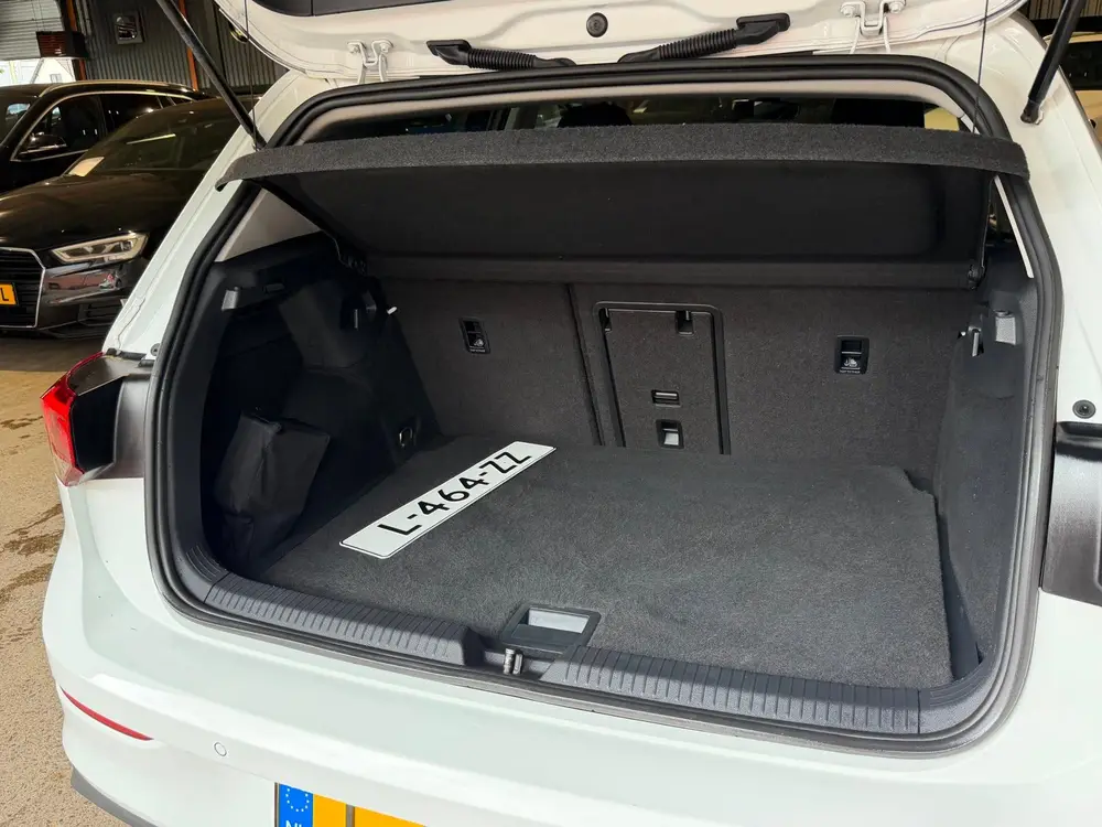Volkswagen Golf 1.5 TSI LED|Trekhaak|Stuur + Stoelverw.|DAB| uit 2020, foto 11