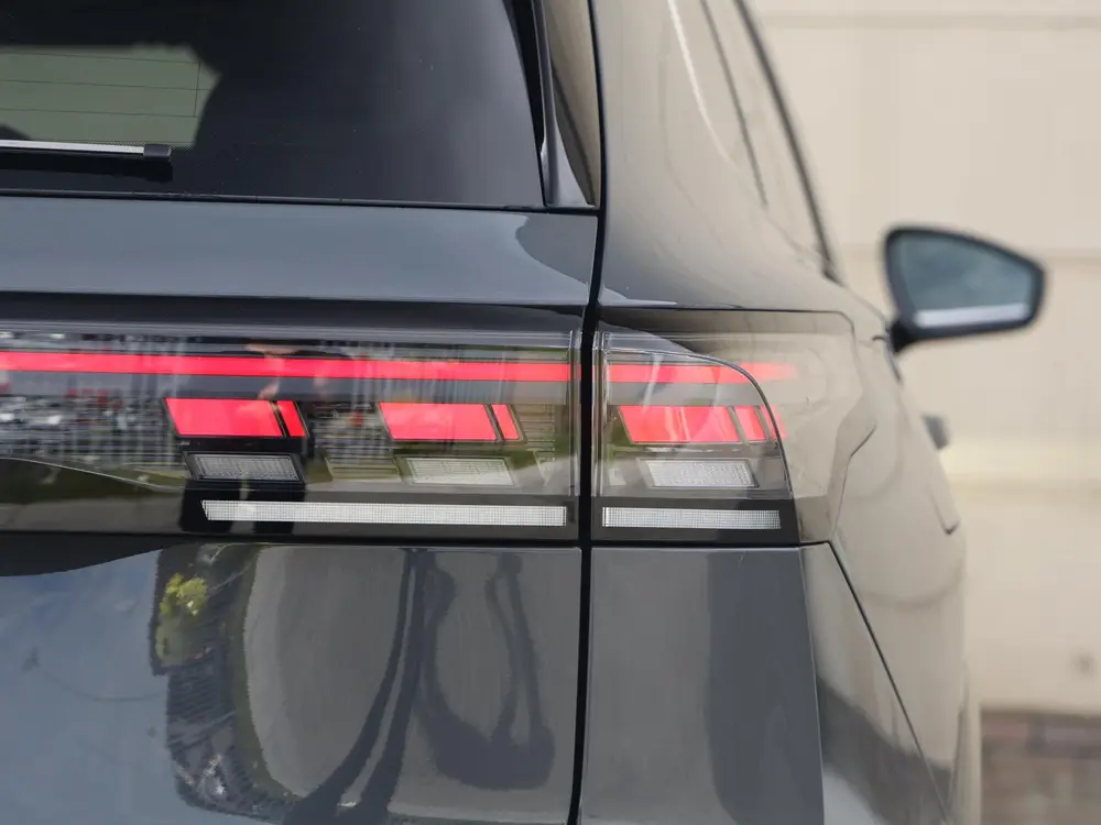 Volkswagen Tiguan R-Line Edition 1.5 eHybrid 272 PK | Naviga uit 2026, foto 17