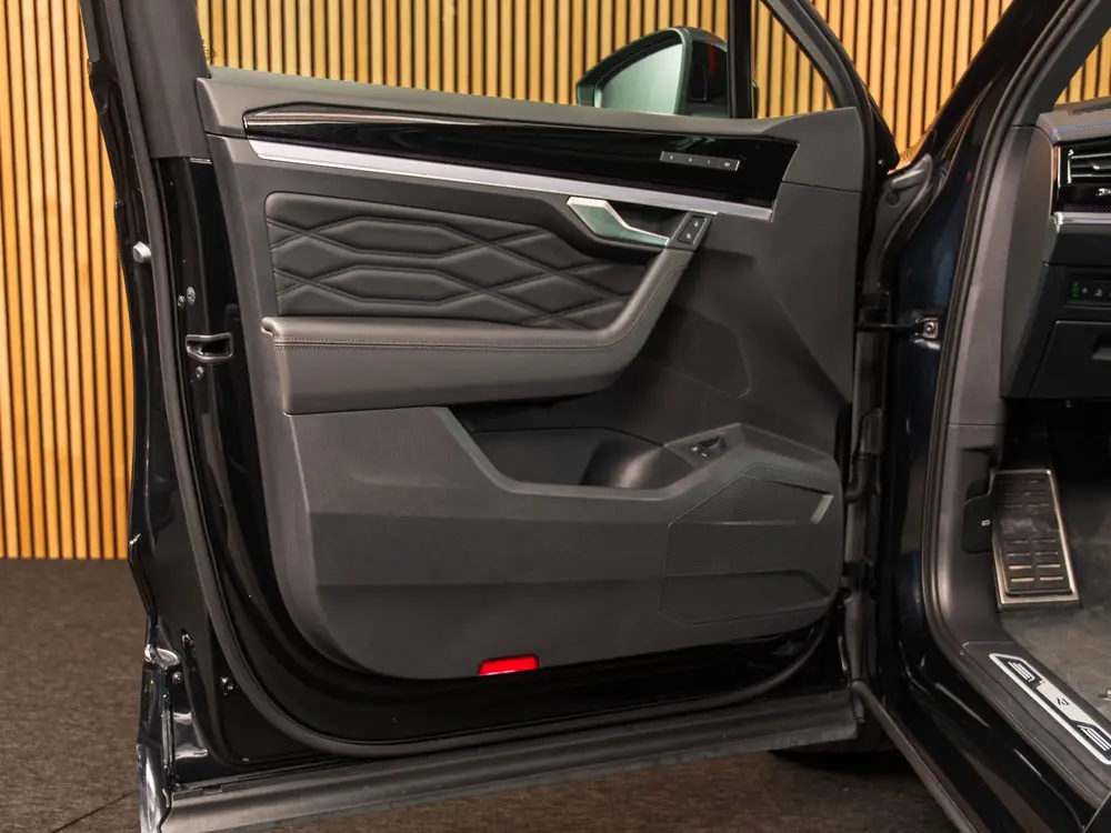 Volkswagen Touareg 3.0 TSi eHybrid R-Line PANO | DYNAUDIO | uit 2021, foto 16