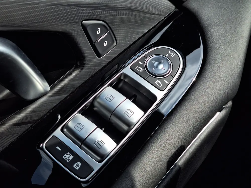 Voyah Free Flagship 4WD 106 kWh | Black Line | Panoramadak | uit 2026, foto 10