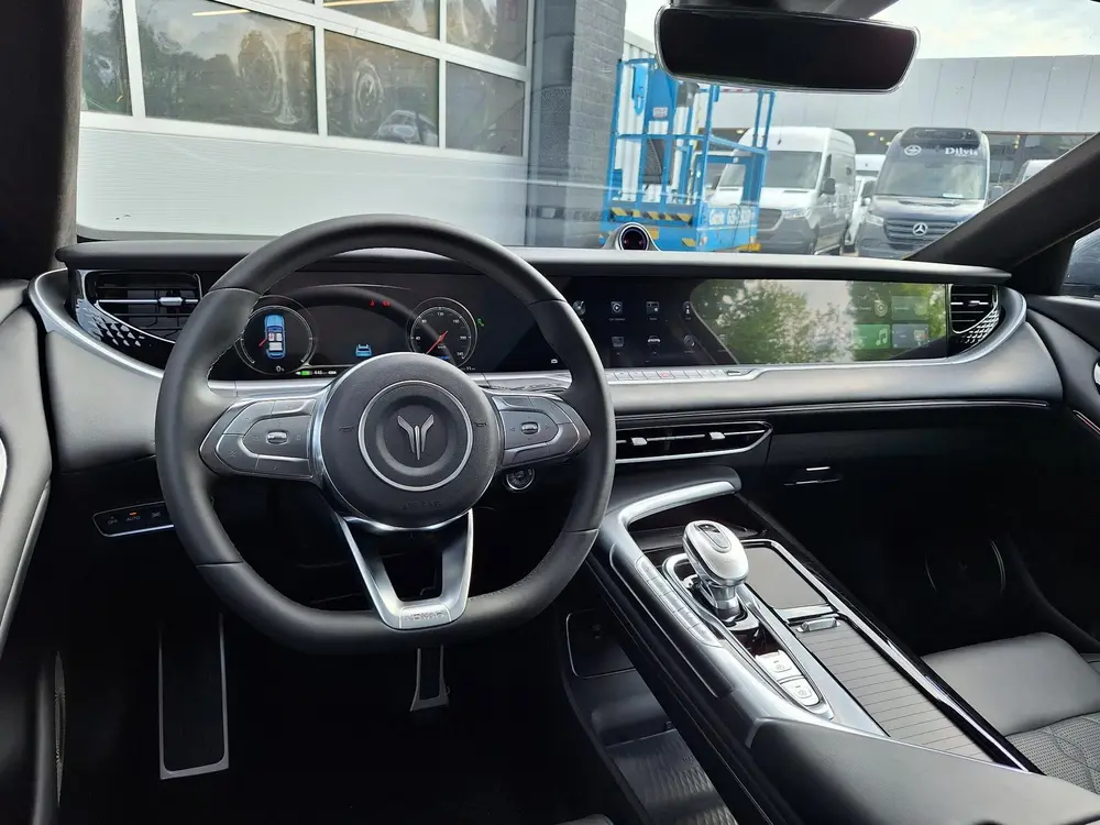 Voyah Free Flagship 4WD 106 kWh | Black Line | Panoramadak | uit 2026, foto 7