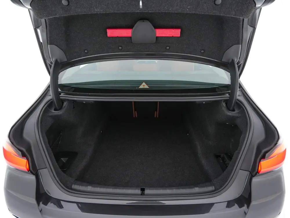 BMW D5 S "Limousine Aut. *PANO uit 2022, foto 11