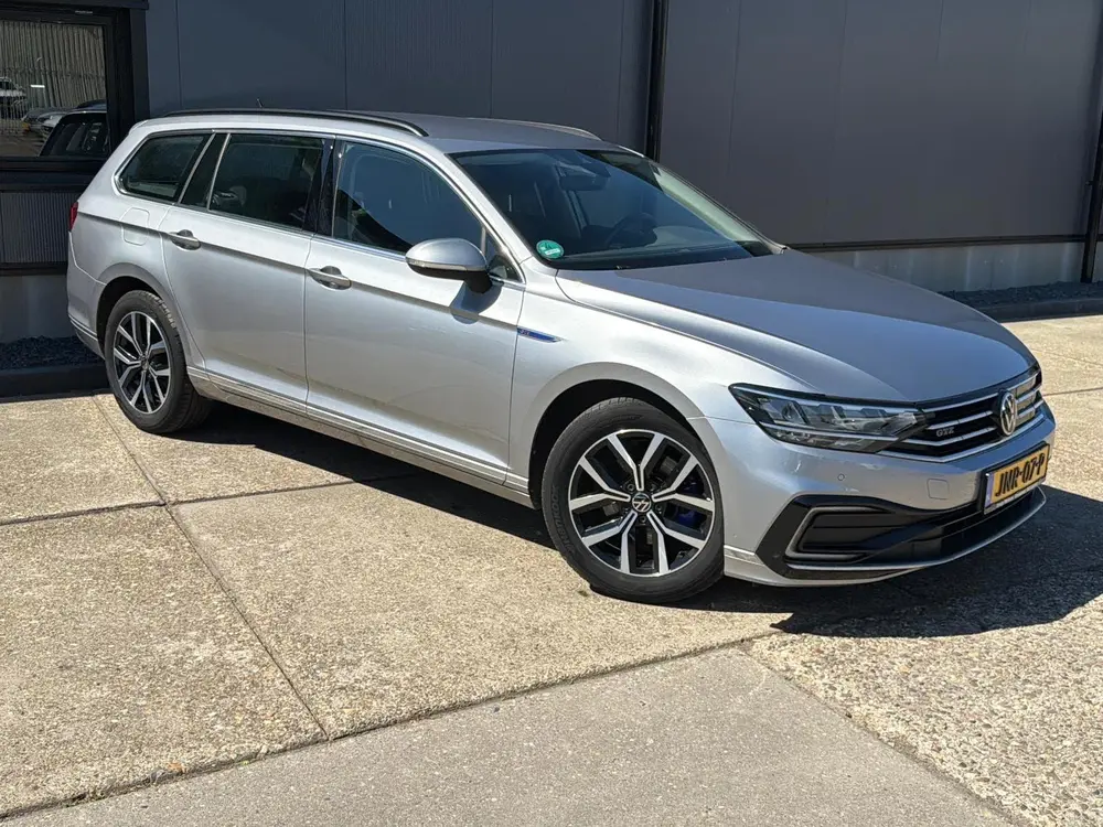 Volkswagen Passat Variant 1.4 TSI PHEV GTE Business uit 2022, foto 2