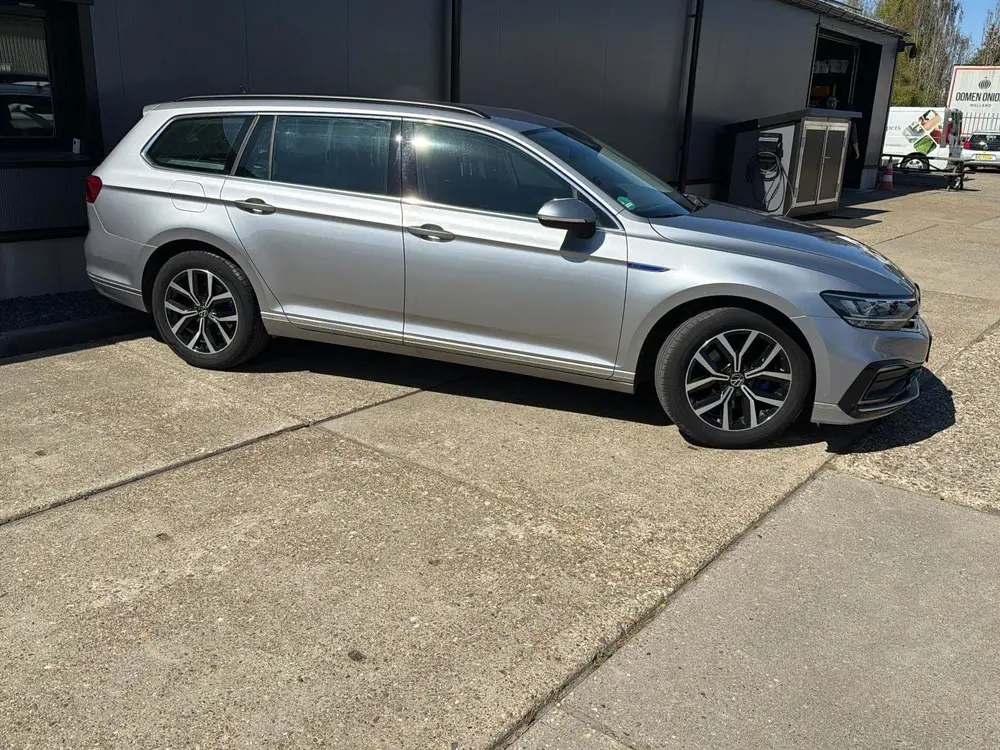 Volkswagen Passat Variant 1.4 TSI PHEV GTE Business uit 2022, foto 3