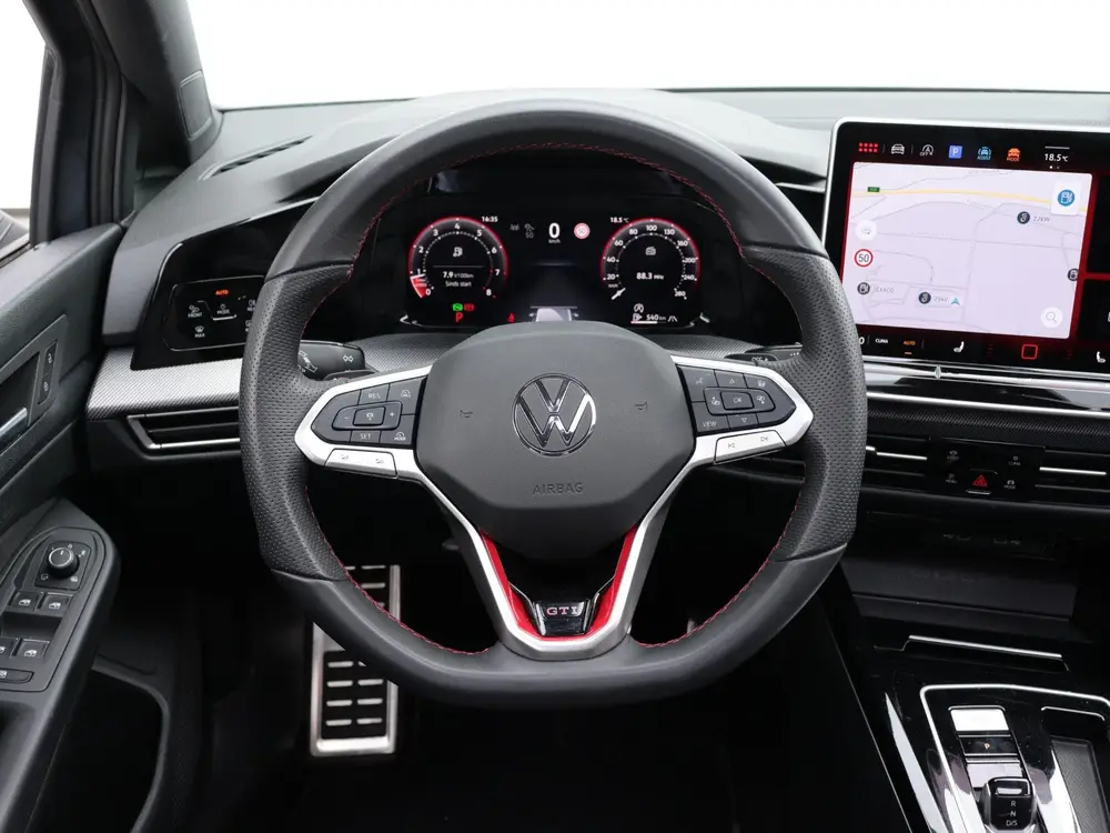 Volkswagen Golf 2.0 TSI GTI | Panoramadak | Stoel- en stuurv uit 2024, foto 14
