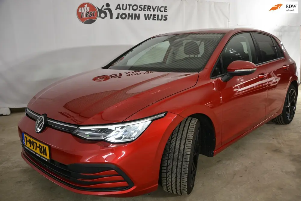 Volkswagen GOLF 8 1.5 TSI Life Business uit 2022