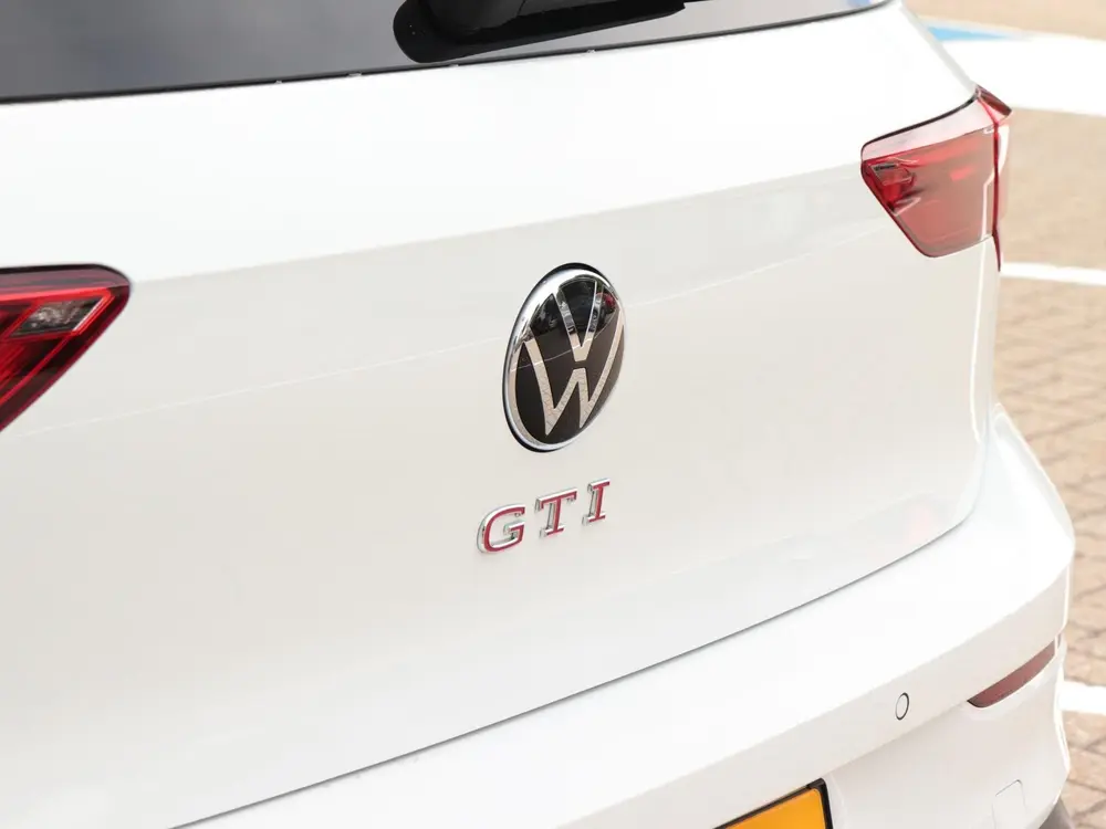 Volkswagen Golf 2.0 TSI GTI | Panoramadak | Adaptief onderst uit 2021, foto 13