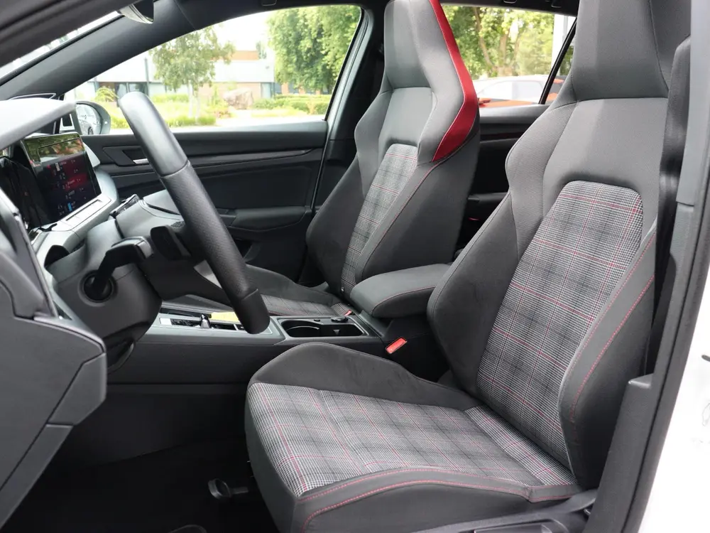Volkswagen Golf 2.0 TSI GTI | Panoramadak | Adaptief onderst uit 2021, foto 8