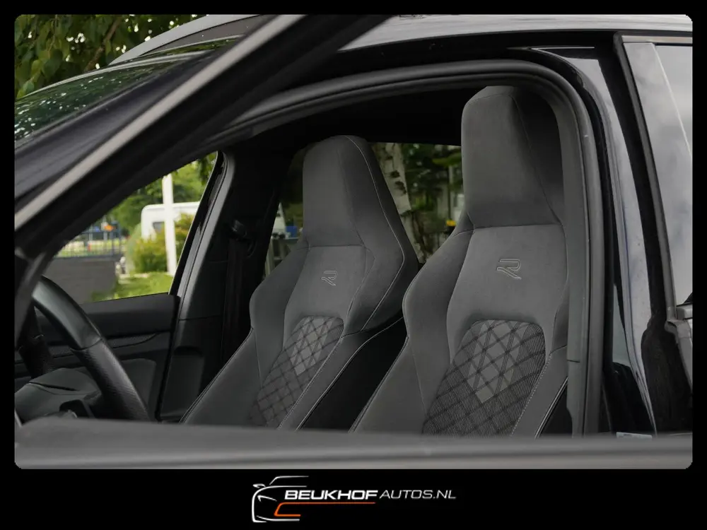 Volkswagen Golf 1.5 eTSI R-Line Pano H&K Audio Cruise Camera uit 2020, foto 9