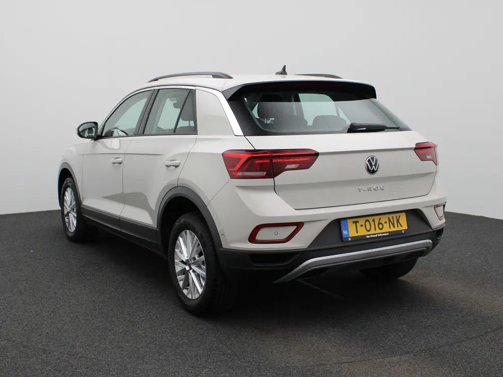 Volkswagen T-Roc 1.5 TSI Life Business uit 2023, foto 2