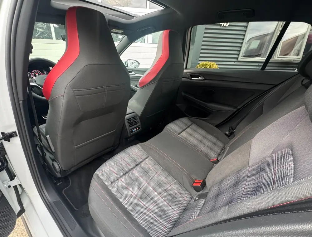 Volkswagen Golf 8.5 2.0 TSI GTI l 265pk l 360 camera l Panor uit 2025, foto 9