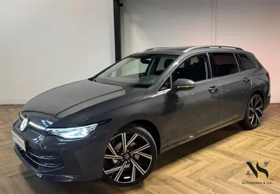 Volkswagen Golf 1.5 eTSI Life PANO 360' SFEER' uit 2025