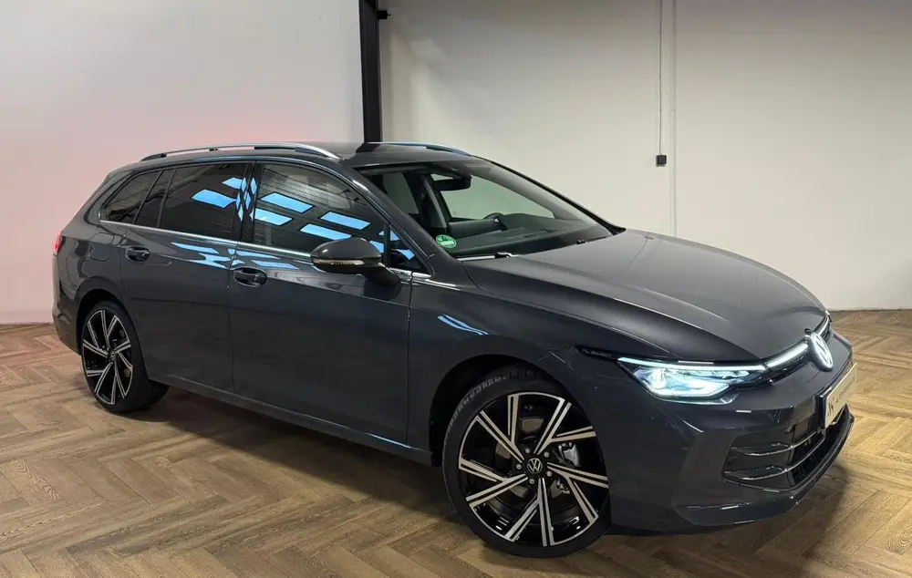 Volkswagen Golf 1.5 eTSI Life PANO 360' SFEER' uit 2025, foto 10