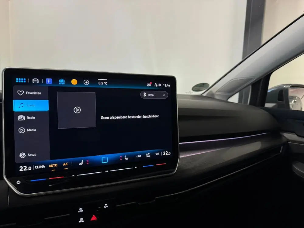 Volkswagen Golf 1.5 eTSI Life PANO 360' SFEER' uit 2025, foto 18