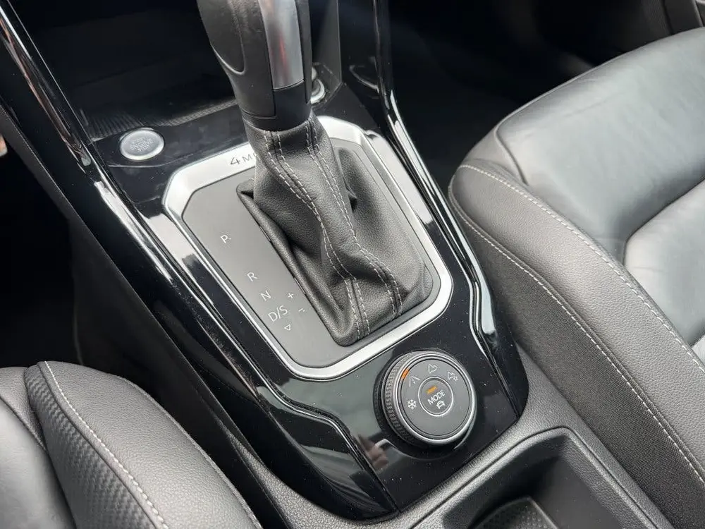 Volkswagen T-Roc 2.0 TSI 4Motion R Beats Pano Akra 430PK uit 2020, foto 16