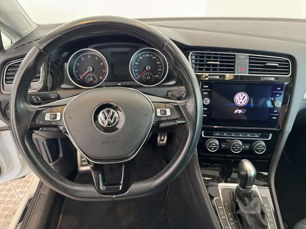 Volkswagen Golf 1.5 TSI Highline Business R-Line 18” inch uit 2019, foto 13