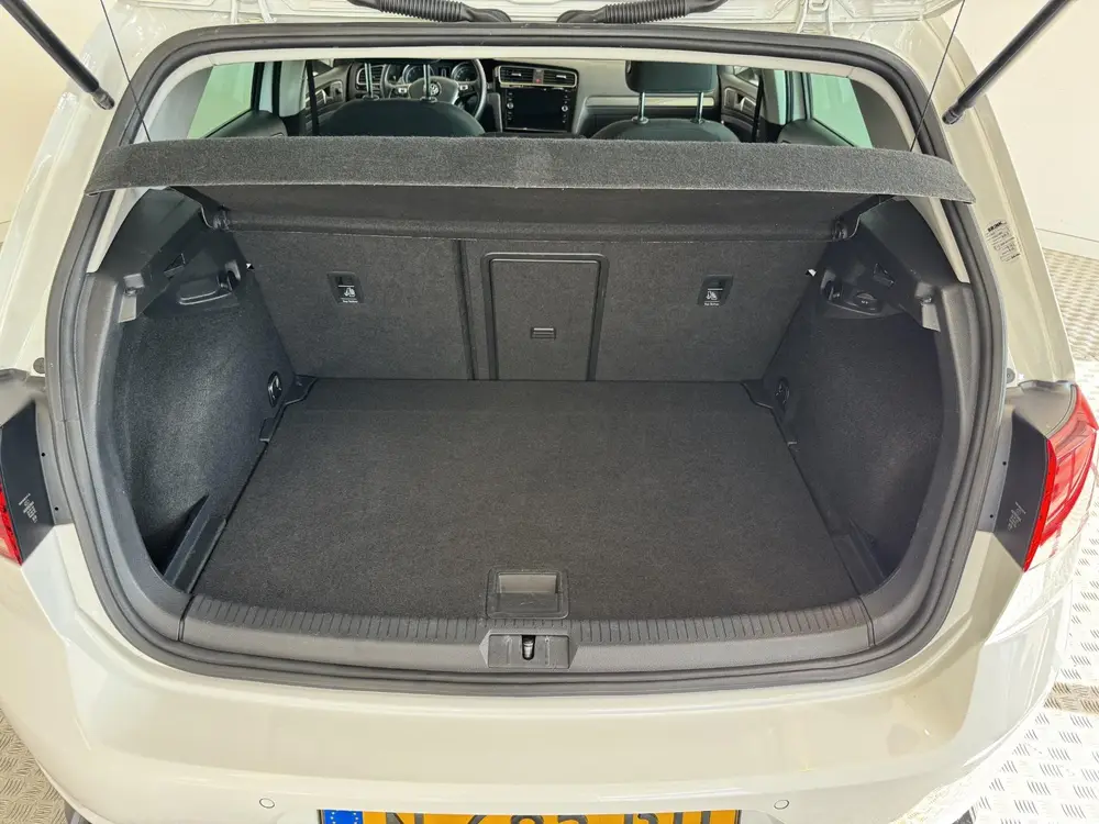 Volkswagen Golf 1.5 TSI Highline Business R-Line 18” inch uit 2019, foto 7