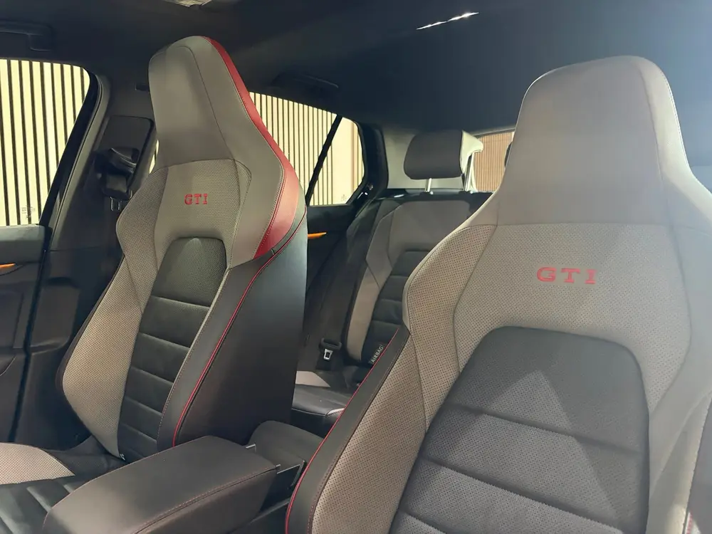 Volkswagen Golf 2.0 TSI GTI Clubsport Pano Leder Camera Keyl uit 2023, foto 14