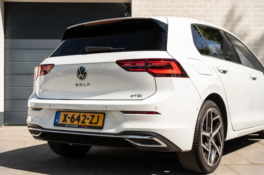 Volkswagen Golf 1.5 eTSI Style IQ Light | Camera | Massage | uit 2020, foto 11