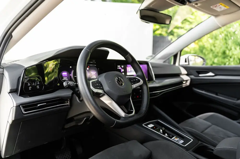 Volkswagen Golf 1.5 eTSI Style IQ Light | Camera | Massage | uit 2020, foto 16