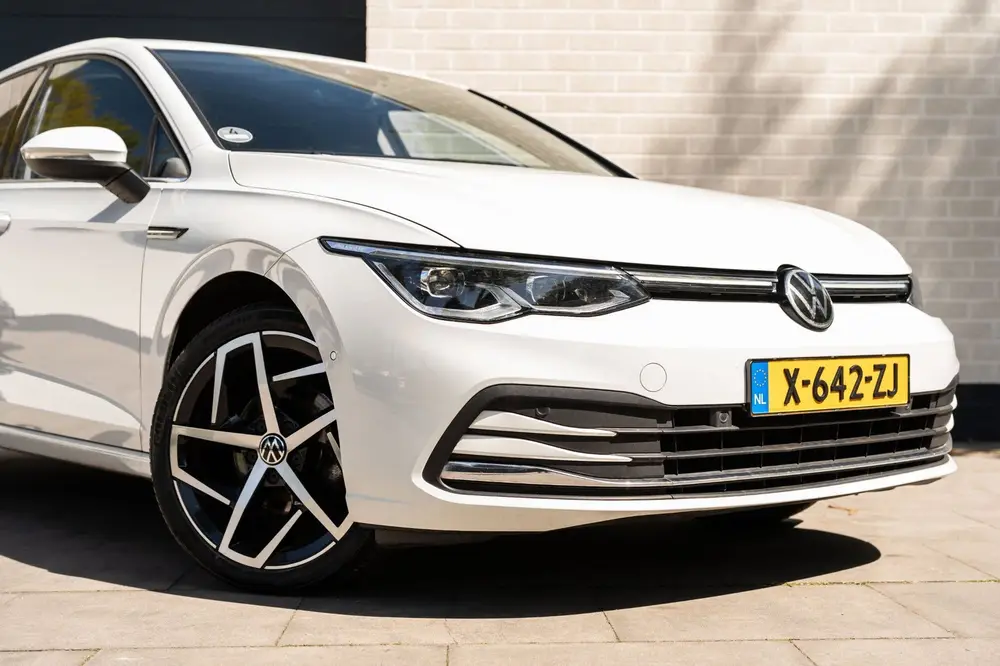 Volkswagen Golf 1.5 eTSI Style IQ Light | Camera | Massage | uit 2020, foto 3