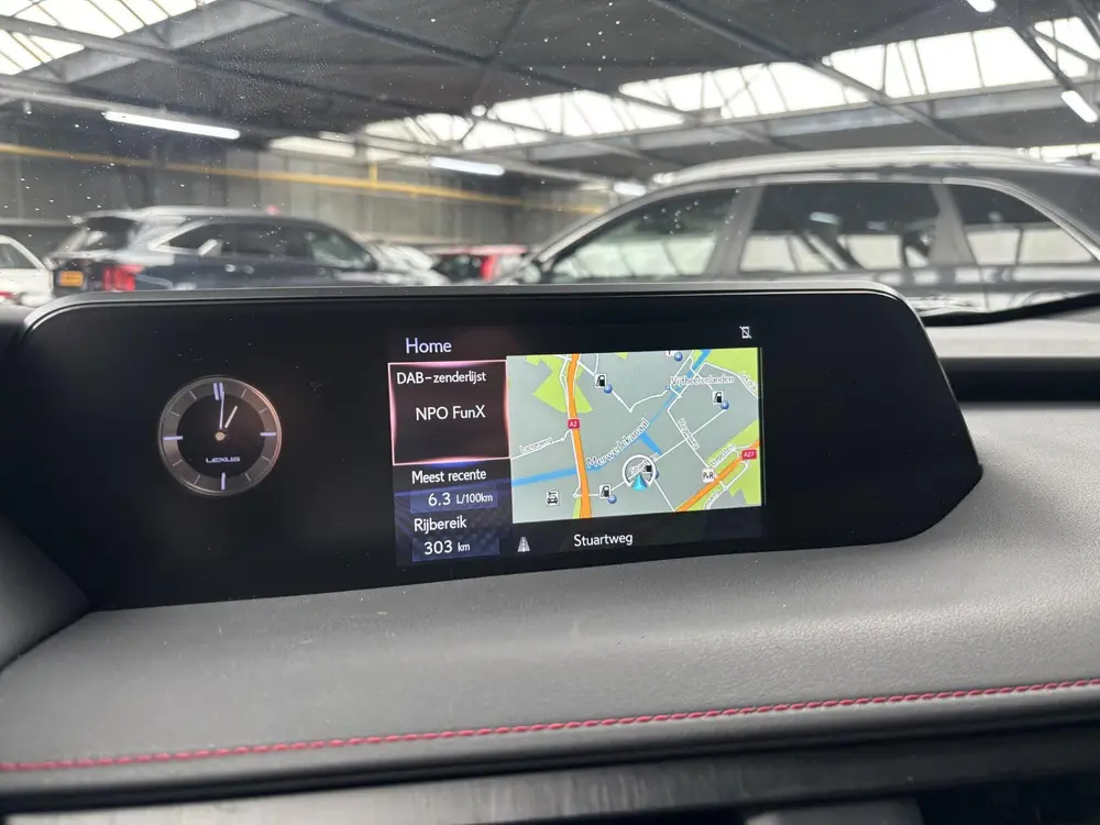 Lexus UX 250h F Sport Line uit 2019, foto 12