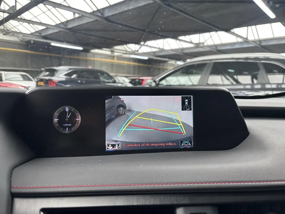 Lexus UX 250h F Sport Line uit 2019, foto 13