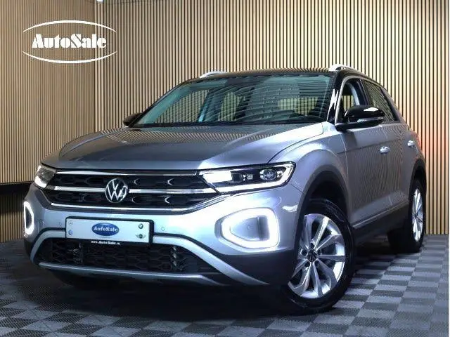 Volkswagen T-Roc 1.5 TSI Style DSG AVM VIRTUAL CARPLAY CLIMA uit 2023