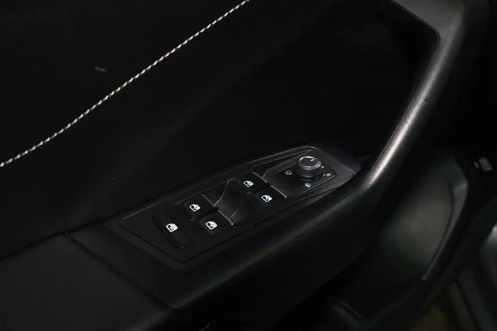 Volkswagen T-Roc 1.5 TSI Style DSG AVM VIRTUAL CARPLAY CLIMA uit 2023, foto 11