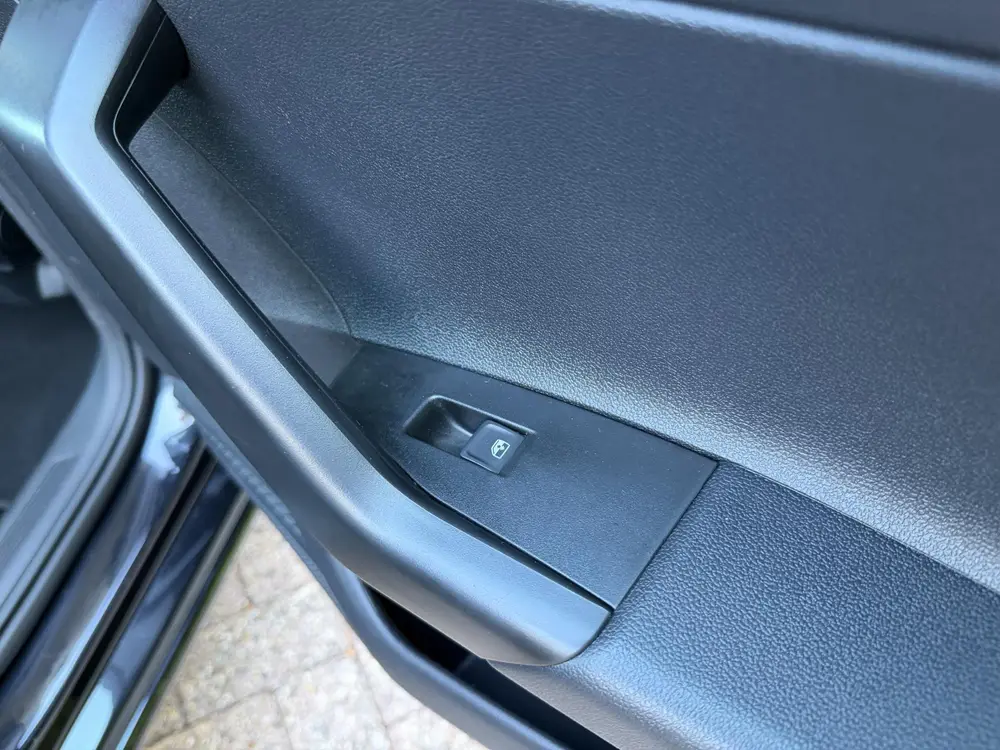 Volkswagen Polo 1.0 TSI DSG/Camera/Virtual/Carplay/ECC uit 2022, foto 19