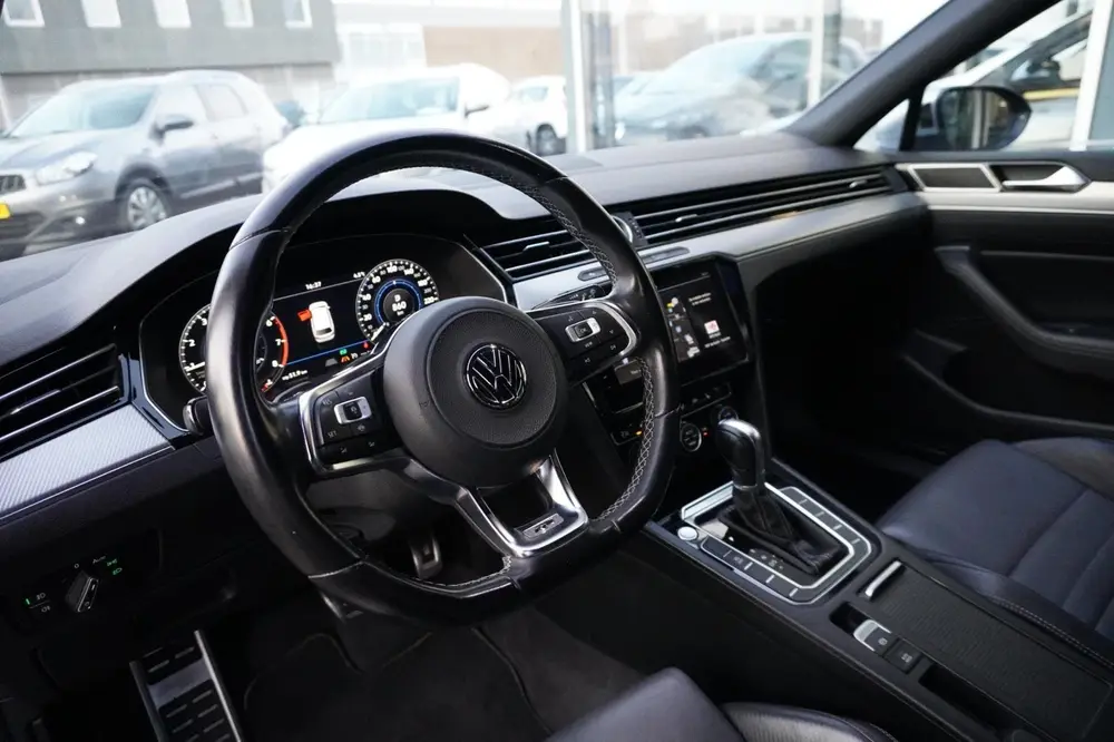 Volkswagen Passat Variant 1.5 TSI Highline Business R-Line | uit 2019, foto 12