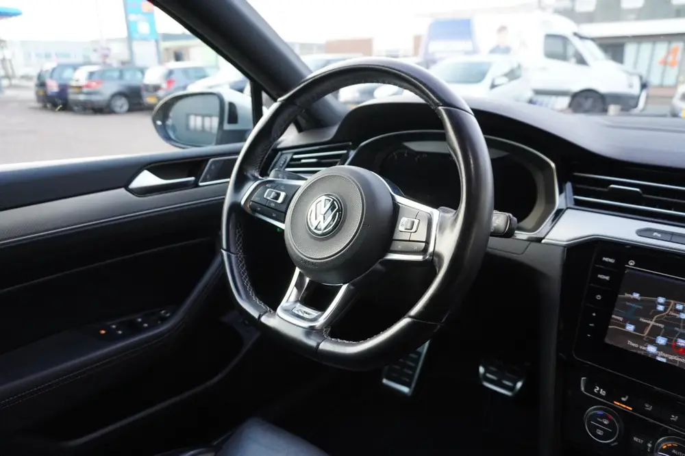 Volkswagen Passat Variant 1.5 TSI Highline Business R-Line | uit 2019, foto 19