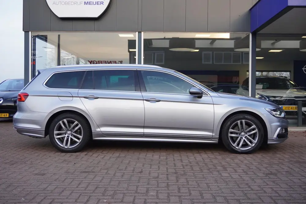 Volkswagen Passat Variant 1.5 TSI Highline Business R-Line | uit 2019, foto 3