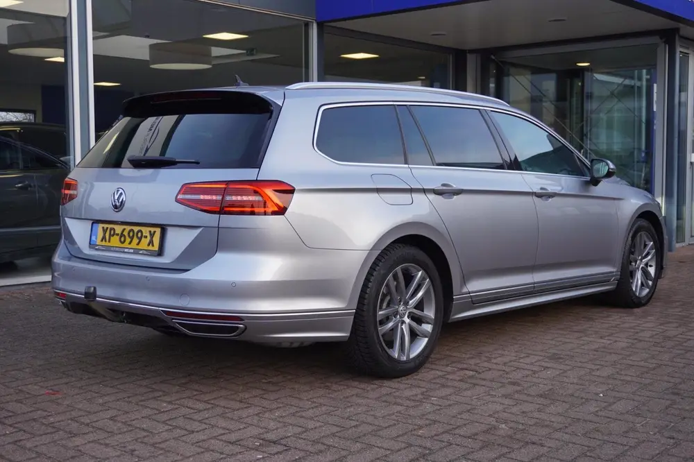 Volkswagen Passat Variant 1.5 TSI Highline Business R-Line | uit 2019, foto 9