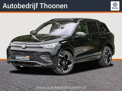 Volkswagen Tiguan 1.5 eHybrid R-Line | Leer | H&K | Trekhaak uit 2025