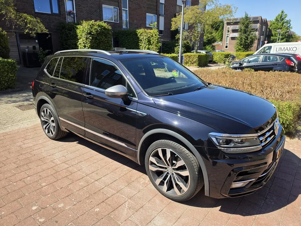 Volkswagen Tiguan Allspace Tiguan 2.0 TSI 220pk 4MOTION 7-DSG 2019 Zwart uit 2019, foto 10