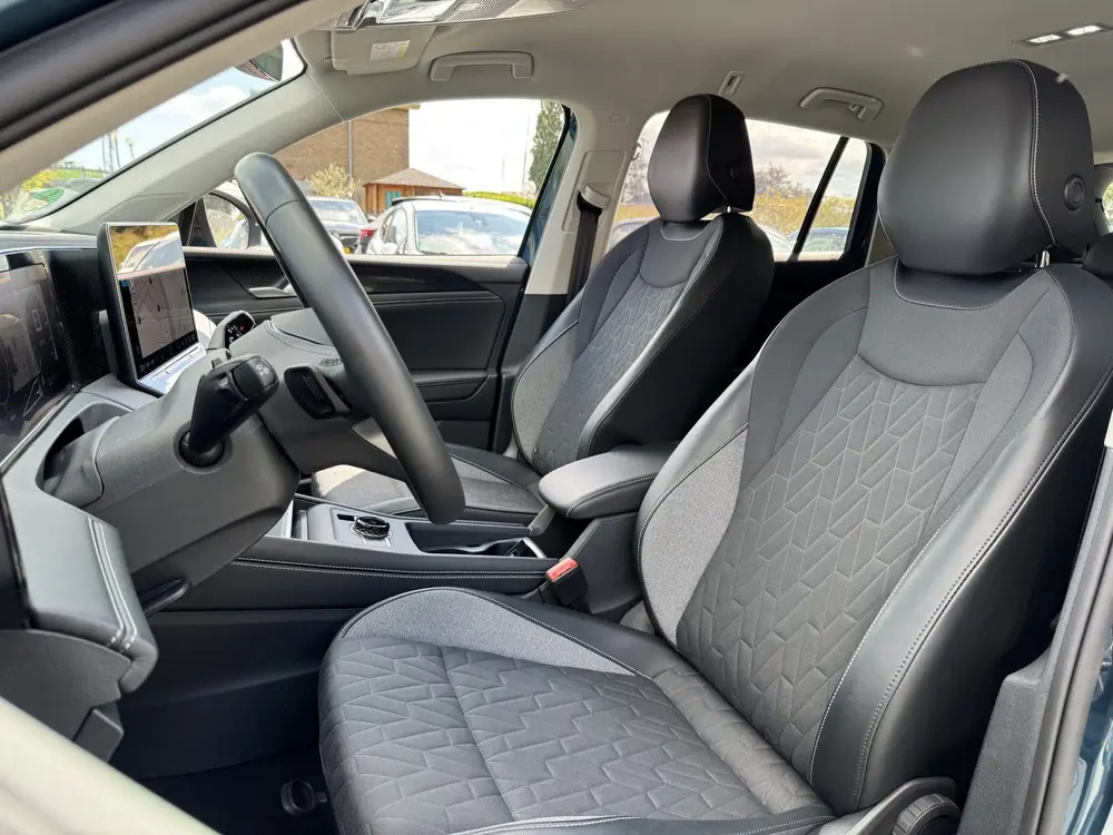 Volkswagen Tiguan 1.5 TSI 204PK DSG HYBRID LIFE ENERGY 360° uit 2025, foto 15