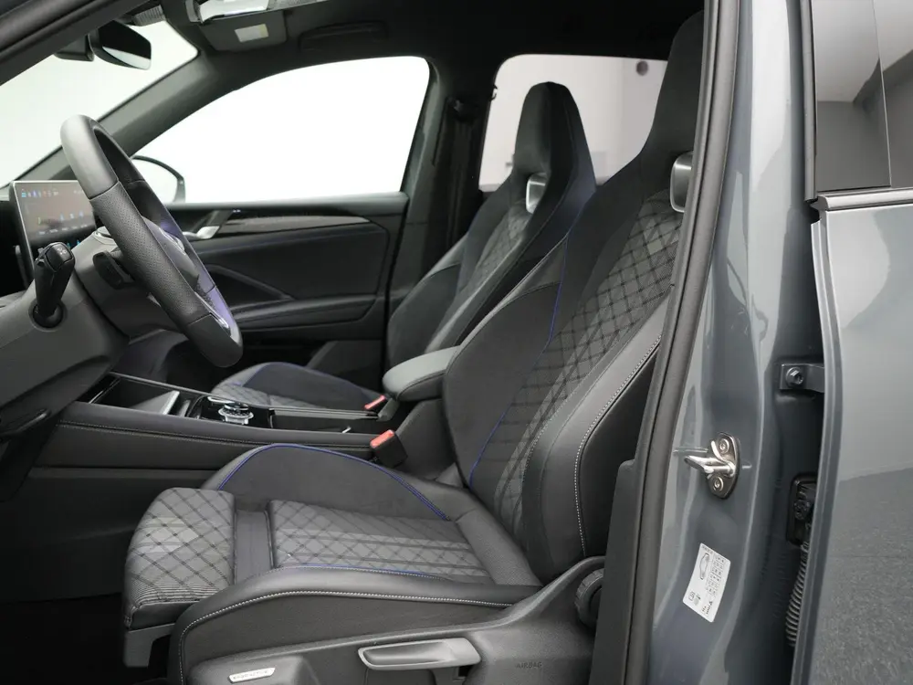 Volkswagen Tiguan R-Line 1.5 eHybrid 204 PK | Matrix LED IQ uit 2025, foto 12