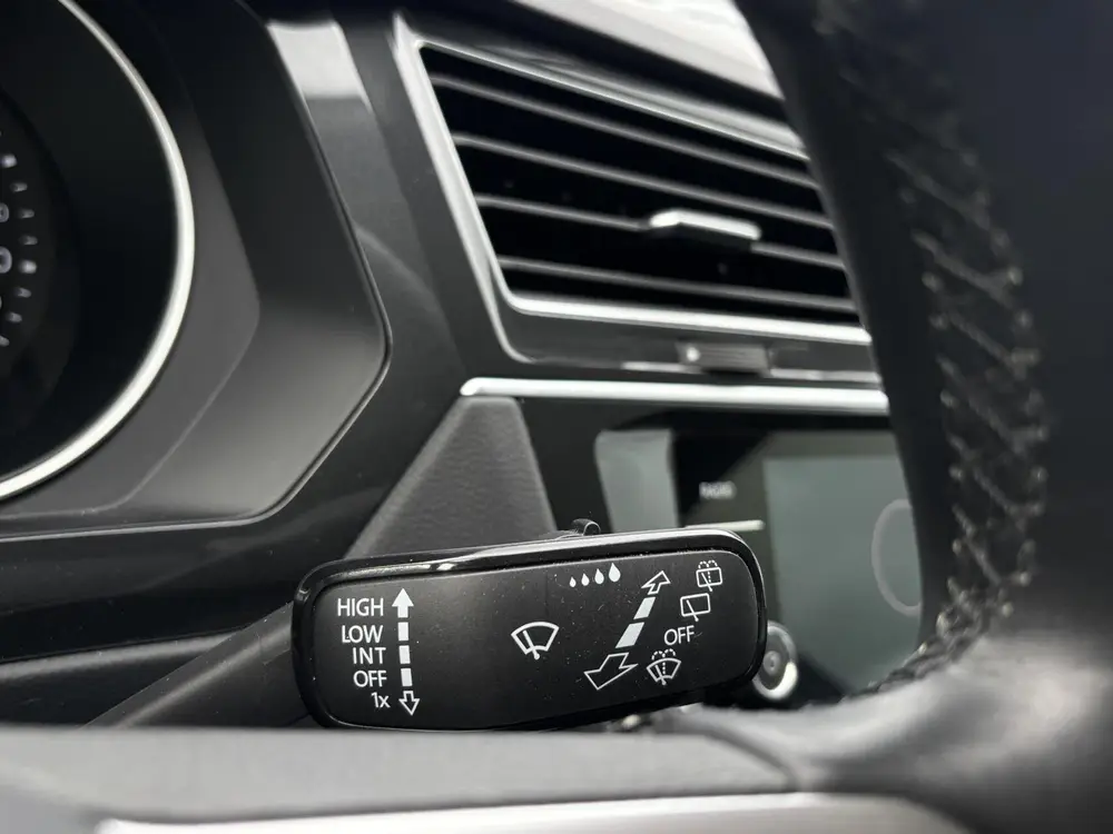 Volkswagen Tiguan 1.5 TSI Life Business acc camera keyless uit 2021, foto 14