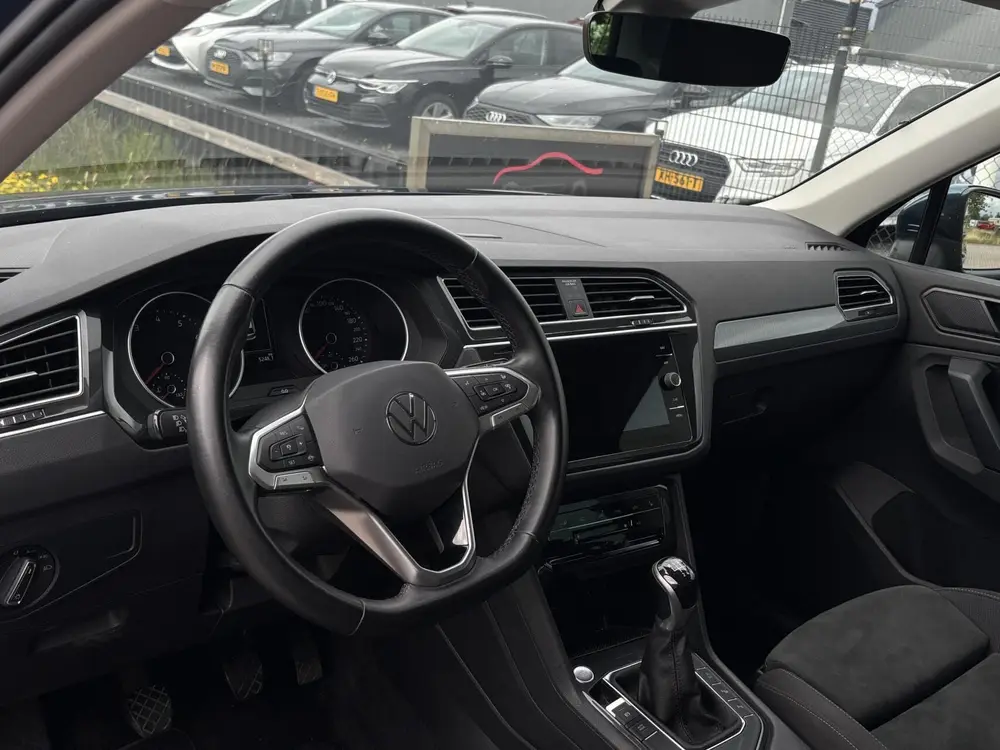 Volkswagen Tiguan 1.5 TSI Life Business acc camera keyless uit 2021, foto 2