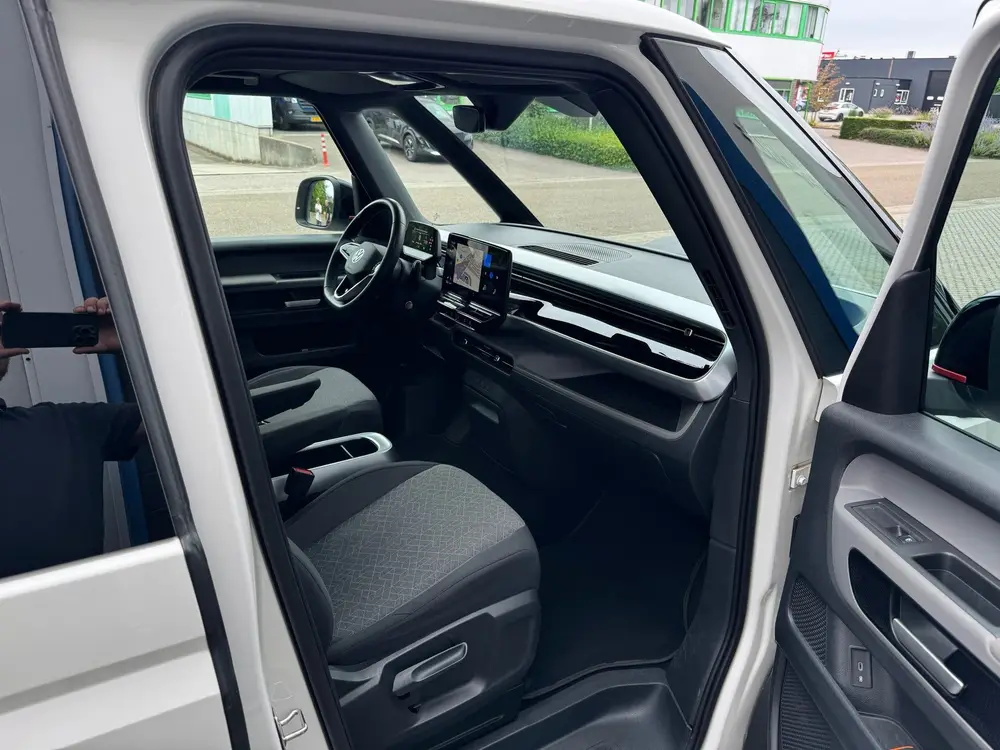 Volkswagen ID. Buzz 1st 77kWh | Red Accent pakket | IQ Light uit 2023, foto 18