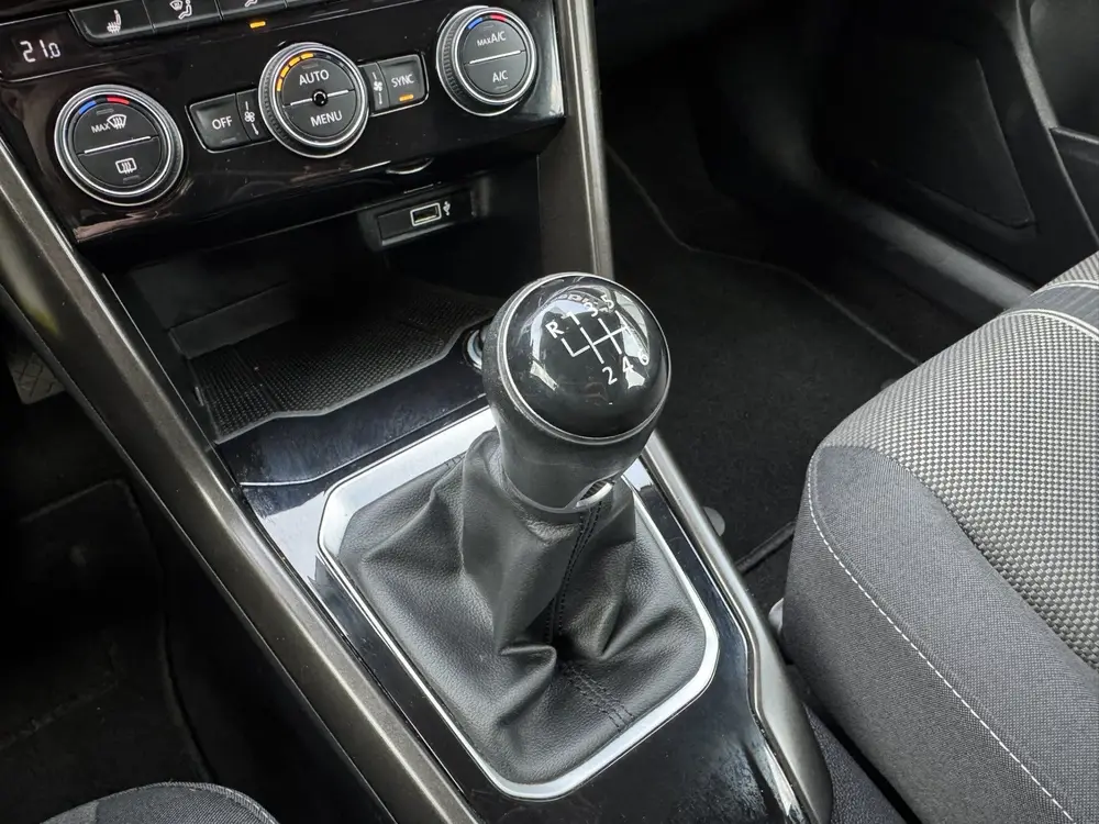 Volkswagen T-Roc 1.0 TSI Style *Navigatie*Stoelverwarming* uit 2019, foto 10