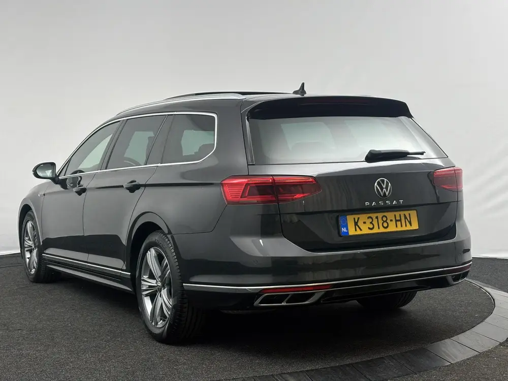 Volkswagen Passat Variant 1.5 TSI 150pk DSG R-Line Business uit 2021, foto 6