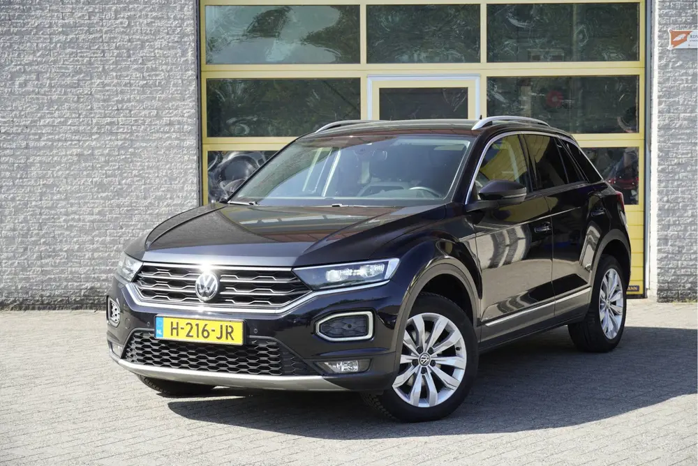 Volkswagen T-Roc 1.5 TSI 150PK! Sport BJ2020 Lmv 17" | Led V uit 2020