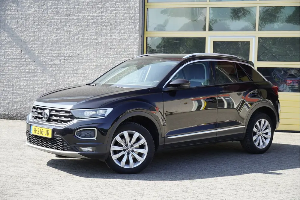 Volkswagen T-Roc 1.5 TSI 150PK! Sport BJ2020 Lmv 17" | Led V uit 2020, foto 2