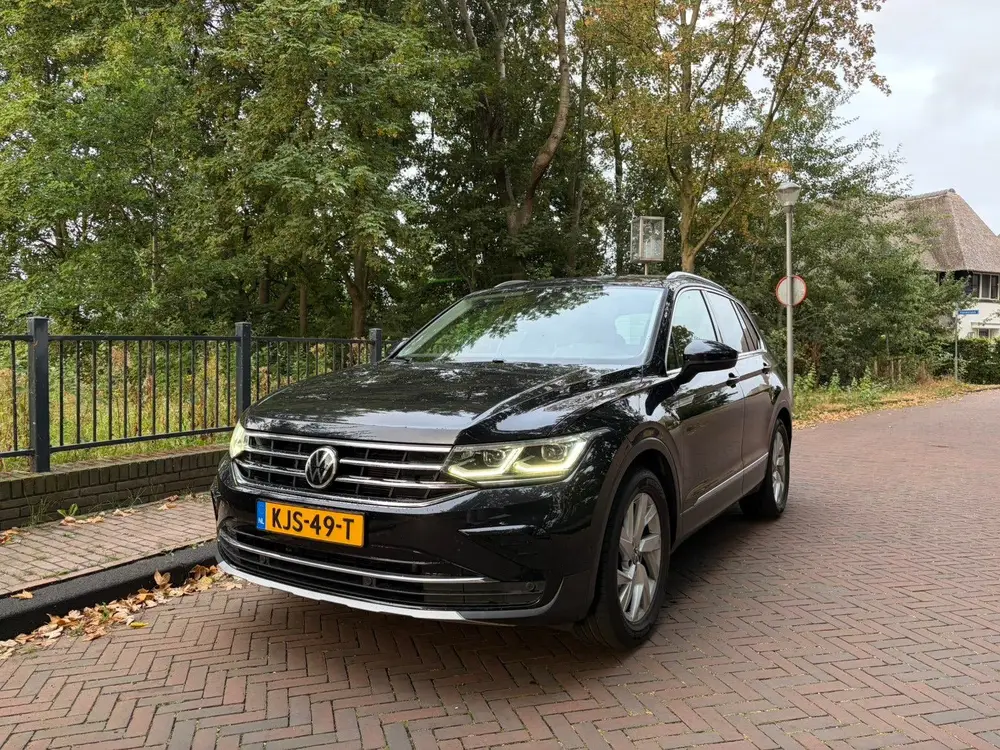 Volkswagen Tiguan 1.5 TSI 150pk DSG 2020 Zwart uit 2020