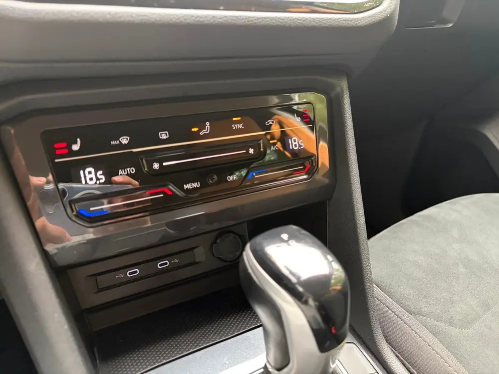 Volkswagen Tiguan 1.5 TSI 150pk DSG 2020 Zwart uit 2020, foto 11