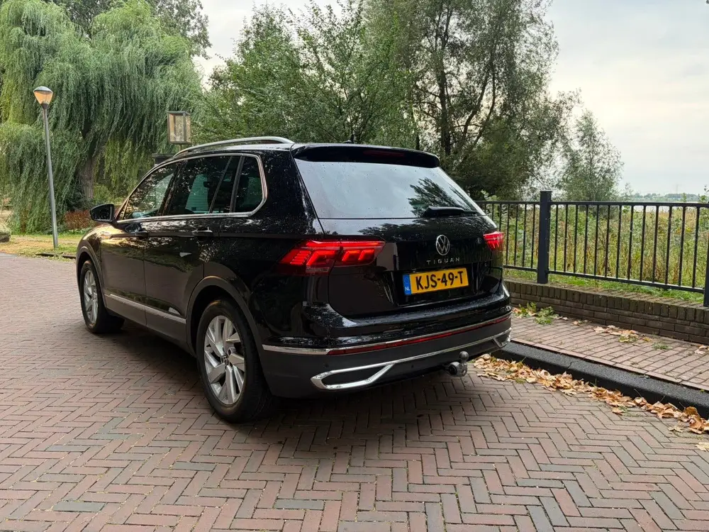 Volkswagen Tiguan 1.5 TSI 150pk DSG 2020 Zwart uit 2020, foto 5